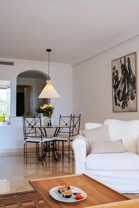 Los Pinos, 2 Bedroom Apartment With Panoramic View بينهافيس